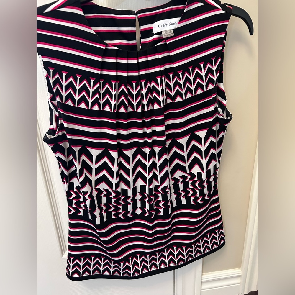 CALVIN KLEIN ladies top.